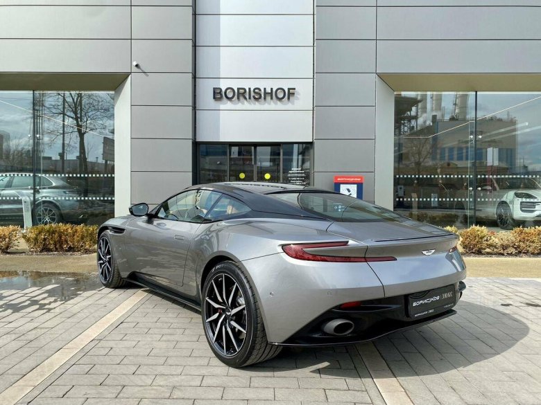 Aston martin db 11