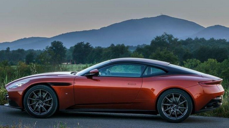 Астон Мартин db11