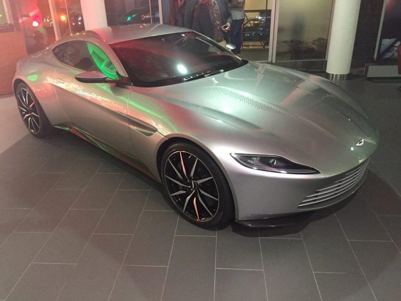 Астон Мартин дб11