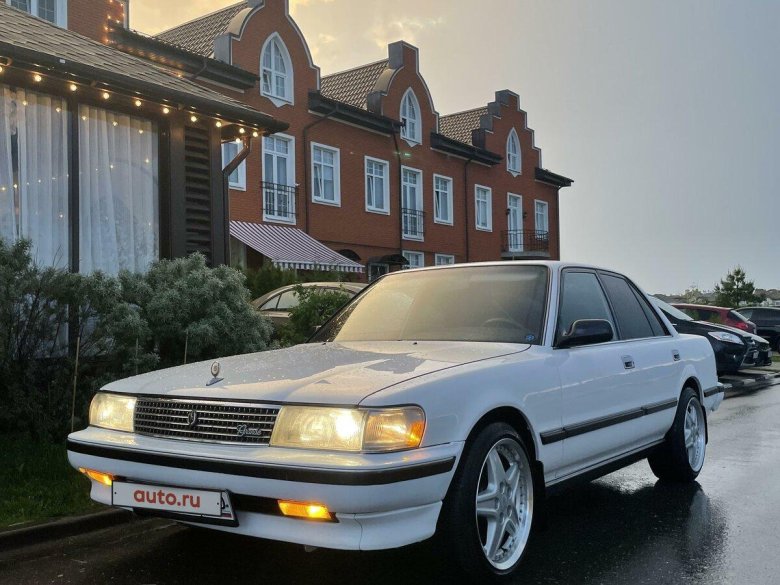 Toyota crown 1990