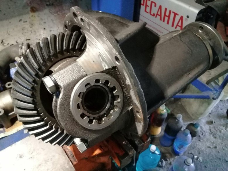 Редуктор переднего моста ВАЗ 2123