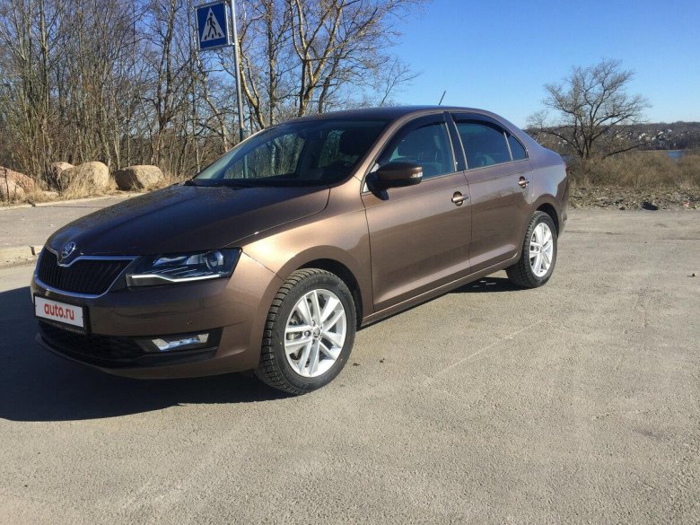 Коричневый Шкода Рапид 2018