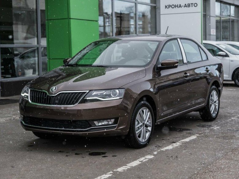 Коричневый шкода рапид 2018