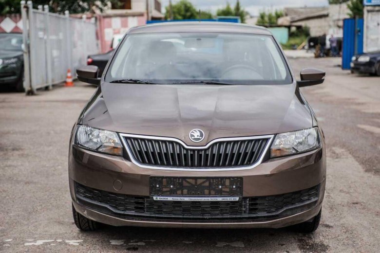 Шкода Рапид 2017 коричневый