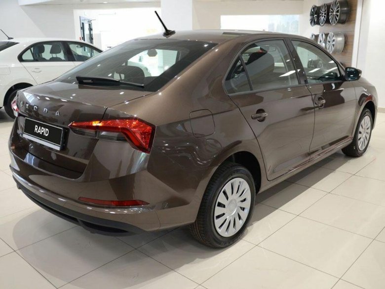 Шкода Рапид коричневая 2021