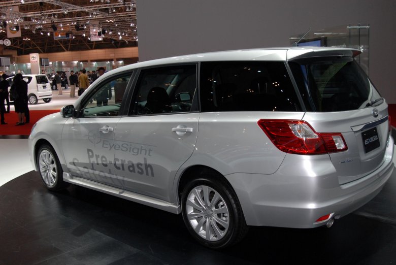 Субару Эксига минивэн