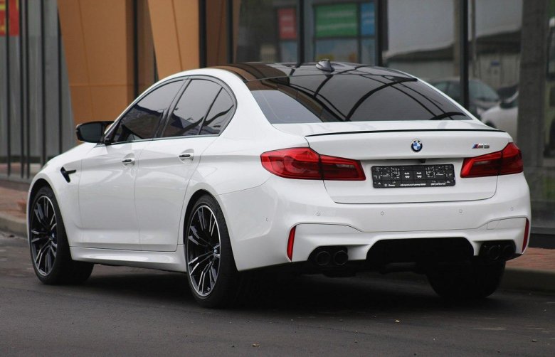 BMW m5 f90 White