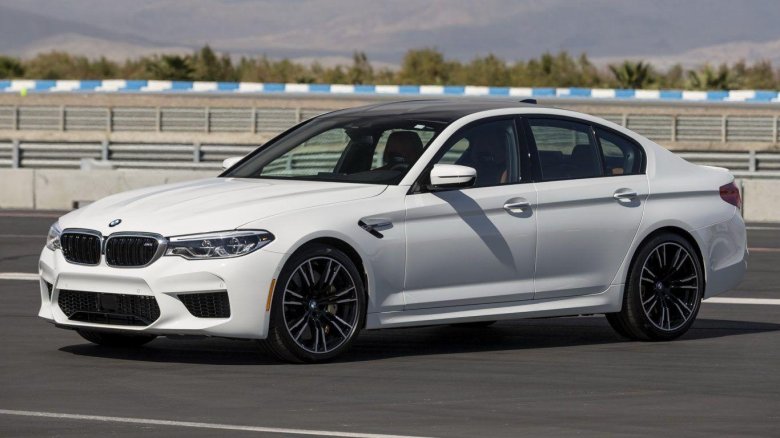 БМВ m5 f90 белая