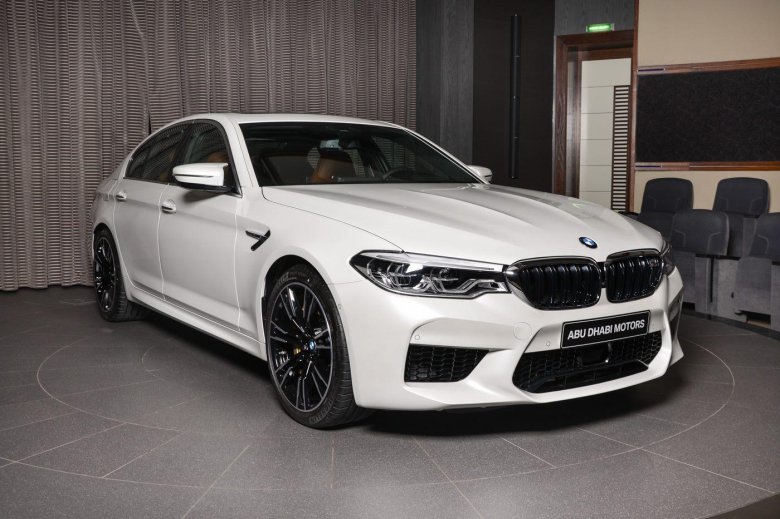 Белая бмв м 5 ф 90