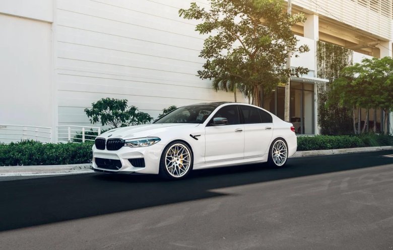 BMW m5 f90 White