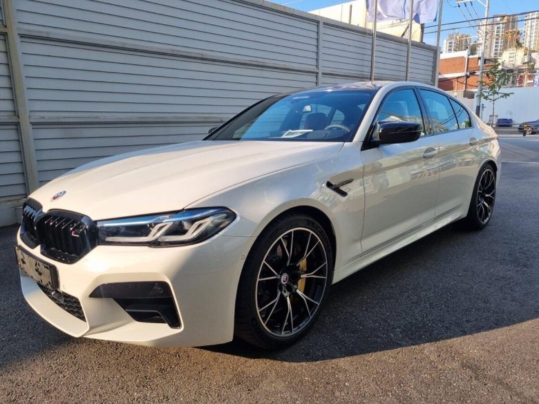 BMW m5 2022 White