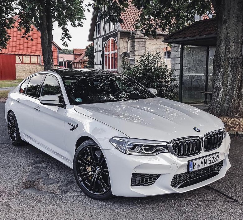 БМВ m5 f90 белая
