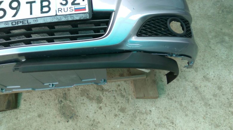 Губа бампера задняя Опель Астра