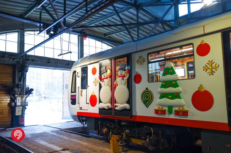 Новогодние поезда метро 2025