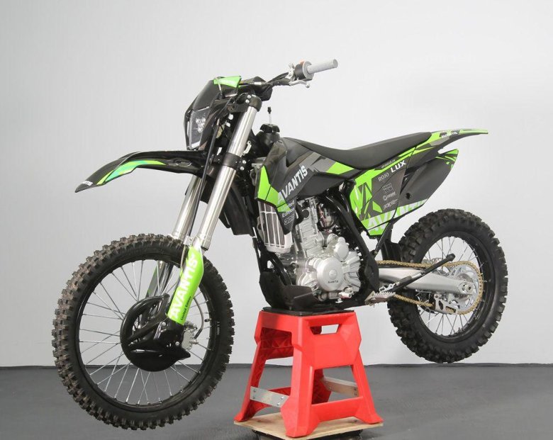 Мотоцикл кроссовый Avantis a7 Lux
