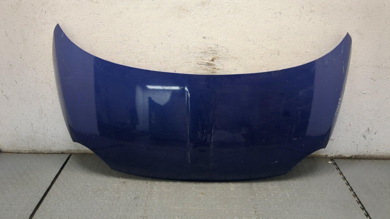 Капот автомобиля