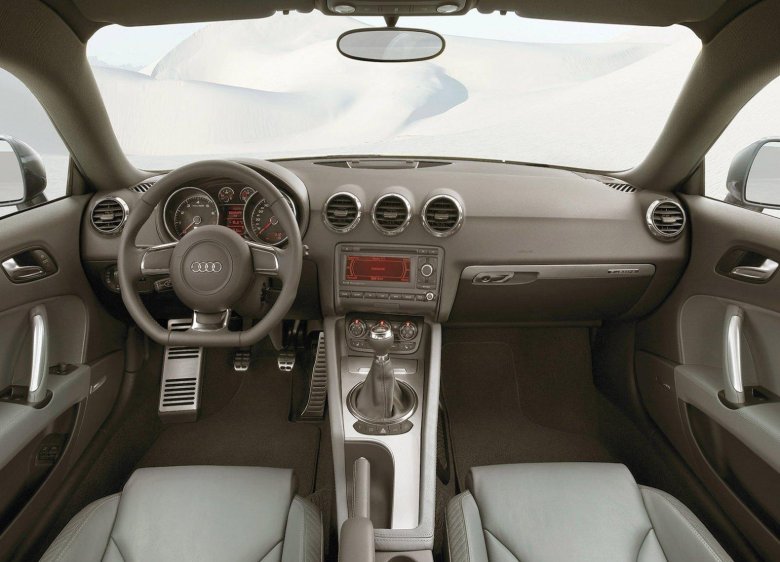 Audi TT 2006 Interior