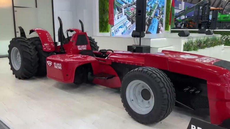 Трактор Беларус Болид