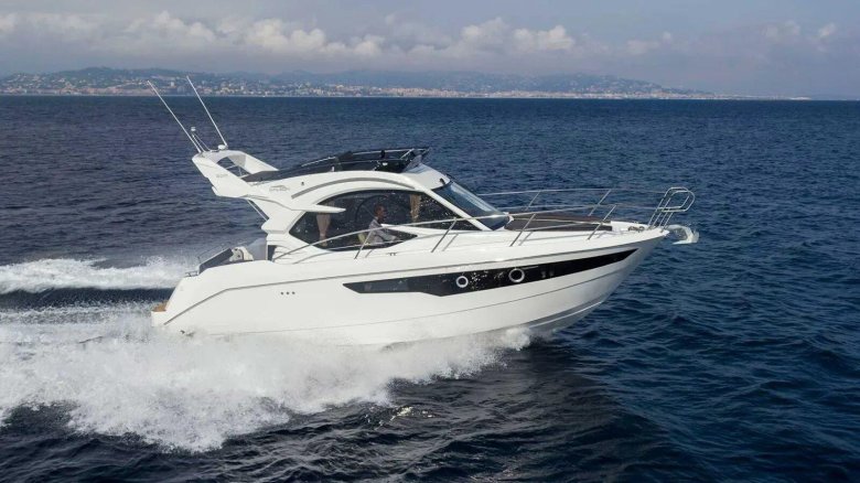 Galeon 300 Fly