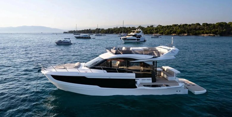 Galeon 400 fly