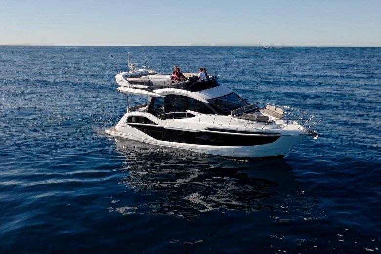 Galeon 500 fly