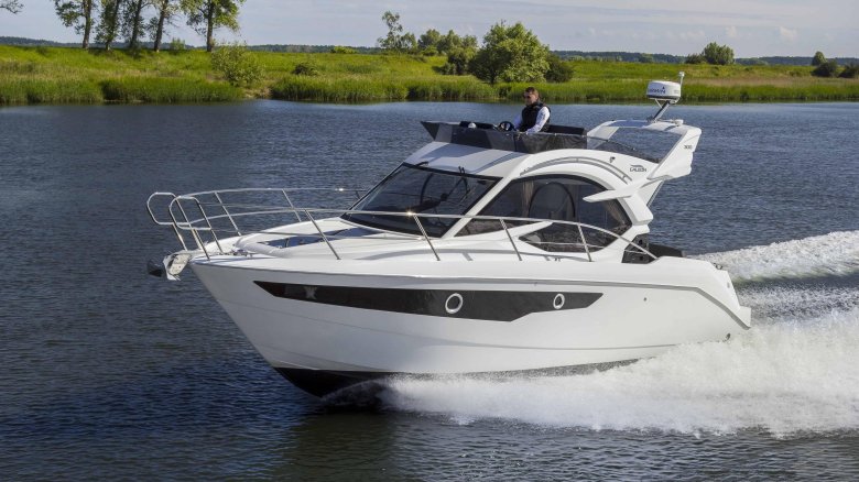 Galeon 400 Fly