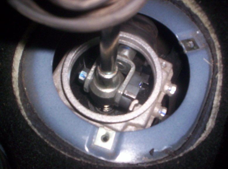 Пластиковый фиксатор тяги кулисы Нива Шевроле