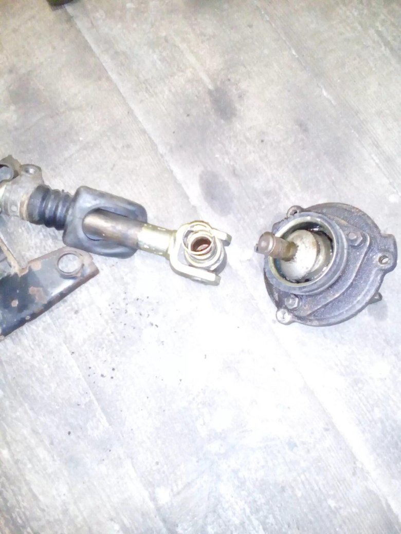 Кулиса Шевроле Нива 2005