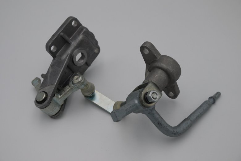 Кронштейн рычага раздатки Нива Шевроле 2123