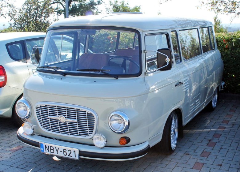 Автомобиль баркас