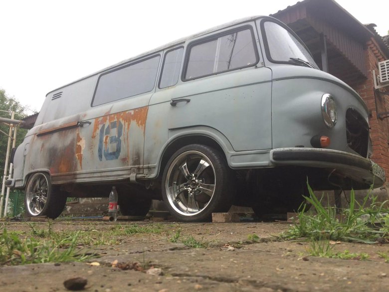 Barkas b1000 stance