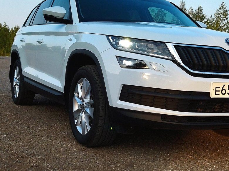 Шкода Кодиак капучино черная решетка