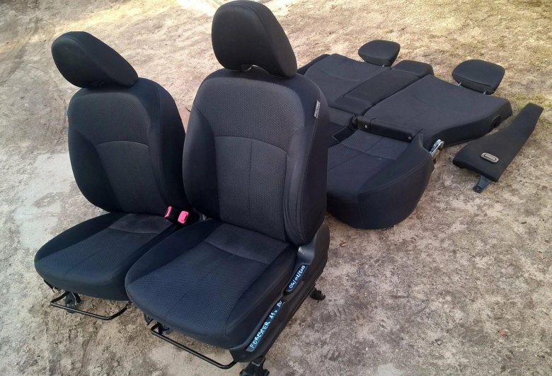 Сиденья Субару