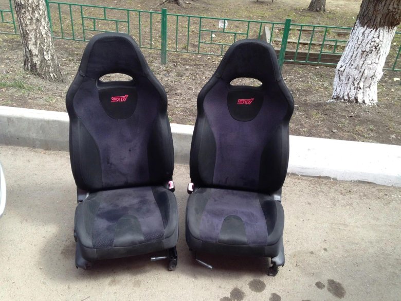 Forester STI сиденья