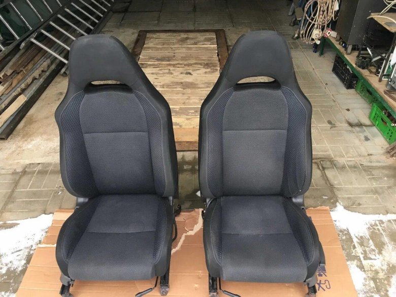 Subaru Impreza WRX сиденья