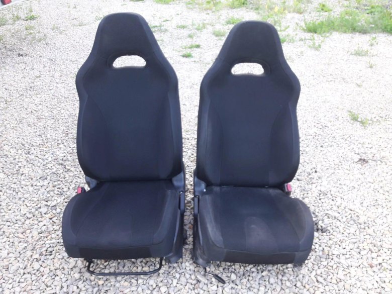 Сидения Subaru WRX