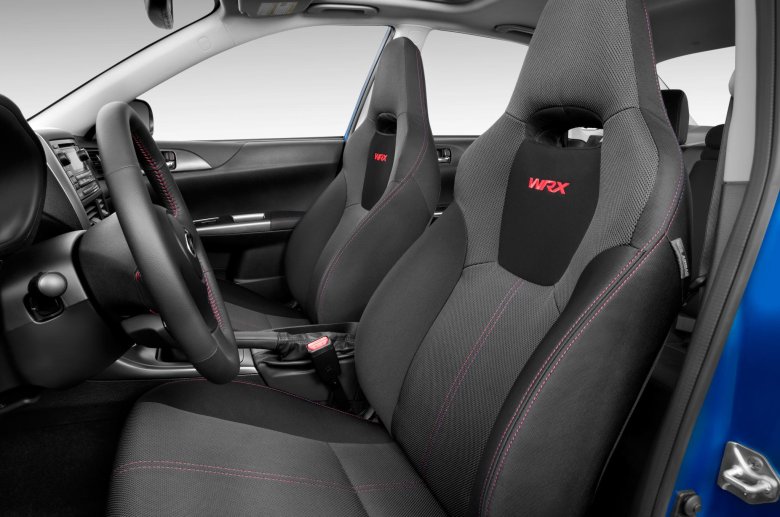 Subaru WRX STI сидения