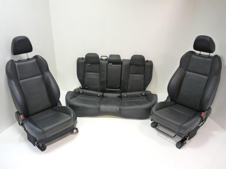 Купить кожаные сидения Субару