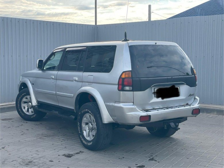 Mitsubishi pajero sport i