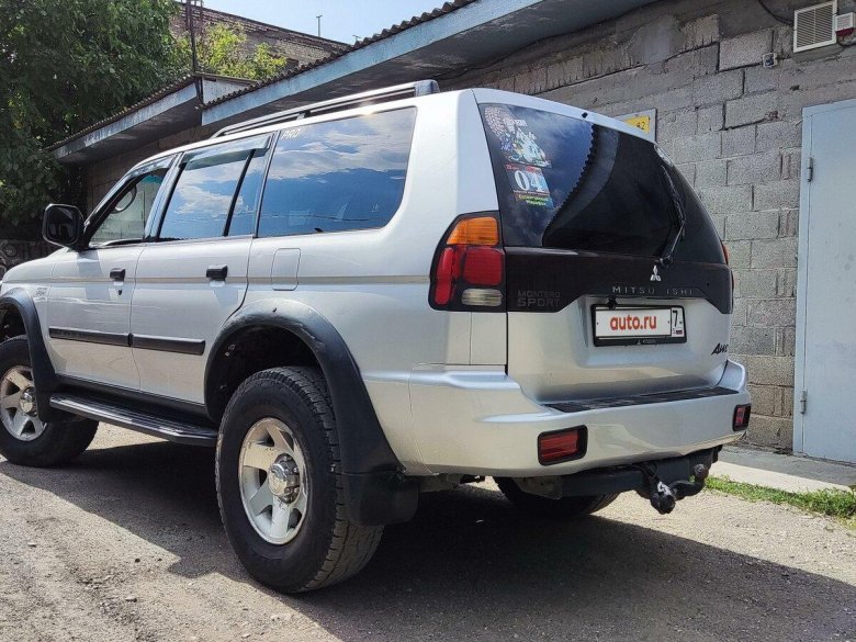 Mitsubishi pajero sport 1
