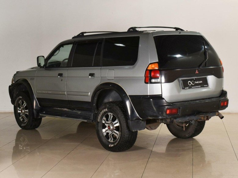 Мицубиси Монтеро спорт 2000 года