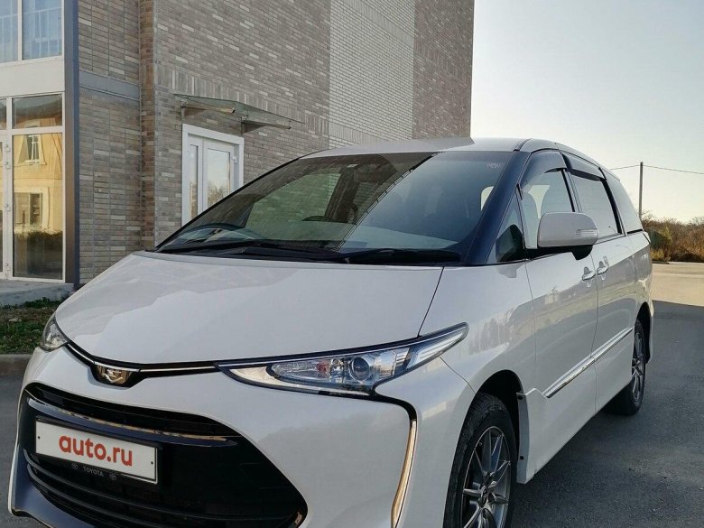 Toyota estima hybrid 2017