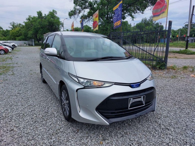 Toyota estima hybrid 2018