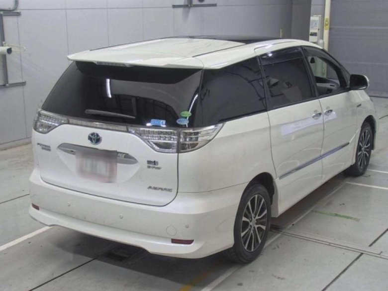 Тойота эстима 2022