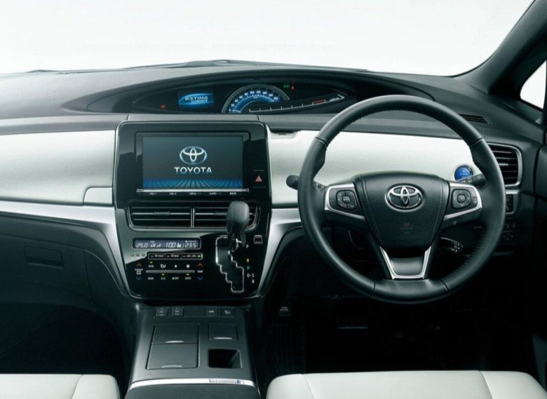 Тойота Эстима 3 Рестайлинг