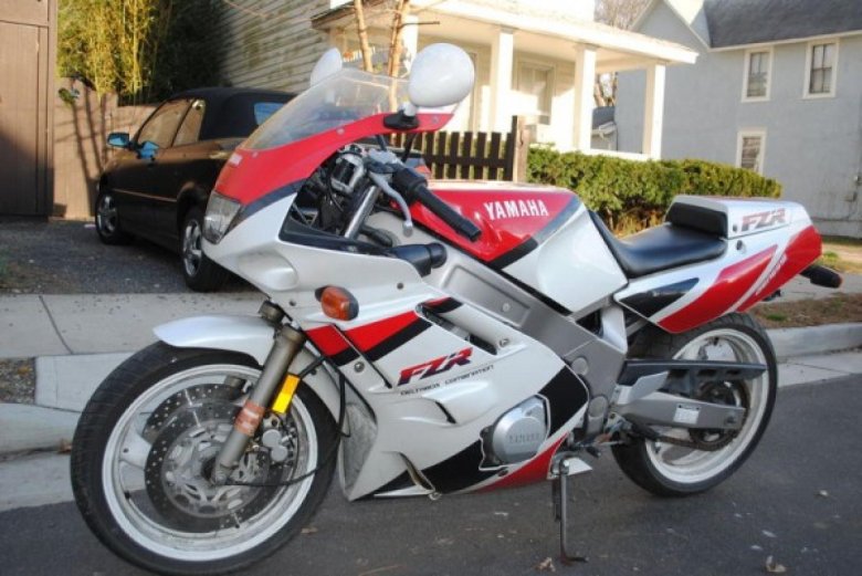 Yamaha FZR 600