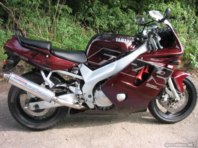Yamaha FZR 600