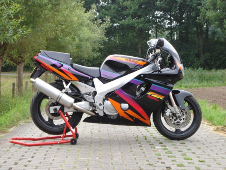Yamaha fzr600r