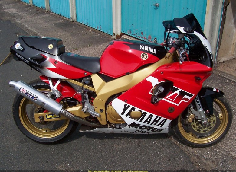 Yamaha FZR 600