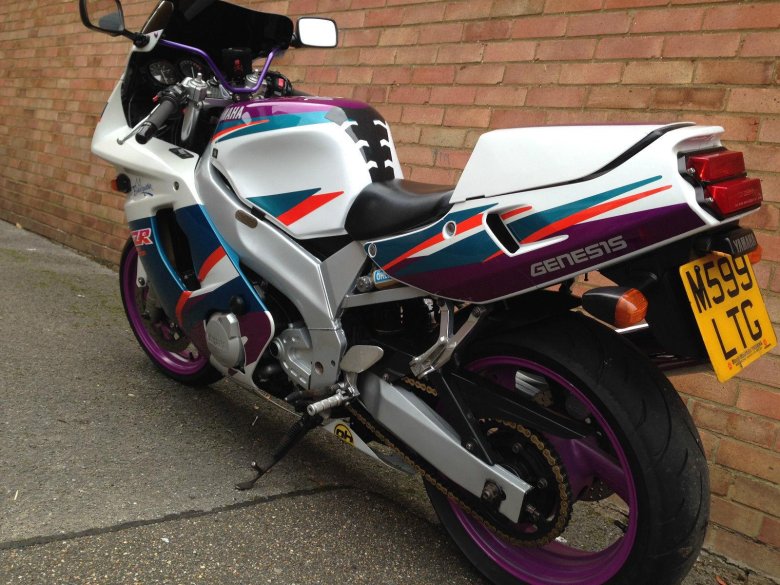 Yamaha fzr600r